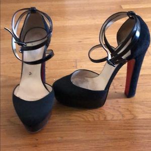 Authentic Louboutin La favorita platform